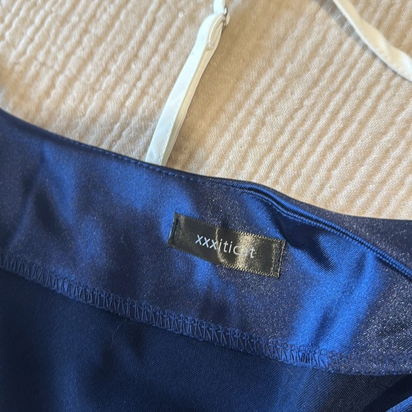 Blue stain cocktail dress - Picture 3 of 5